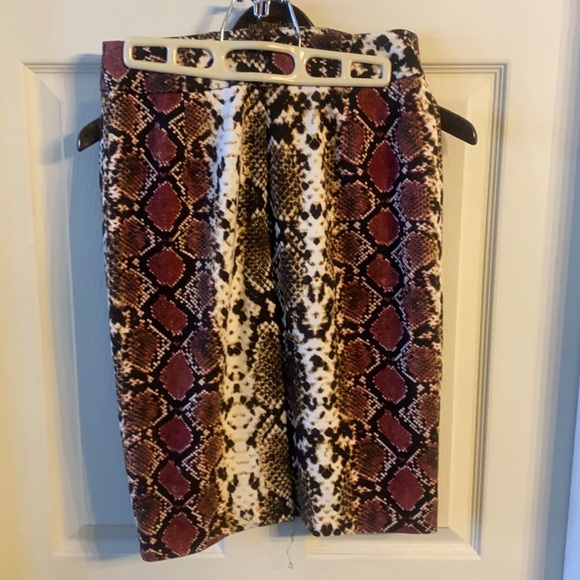 Calvin Klein snake print skirt - Picture 5 of 6